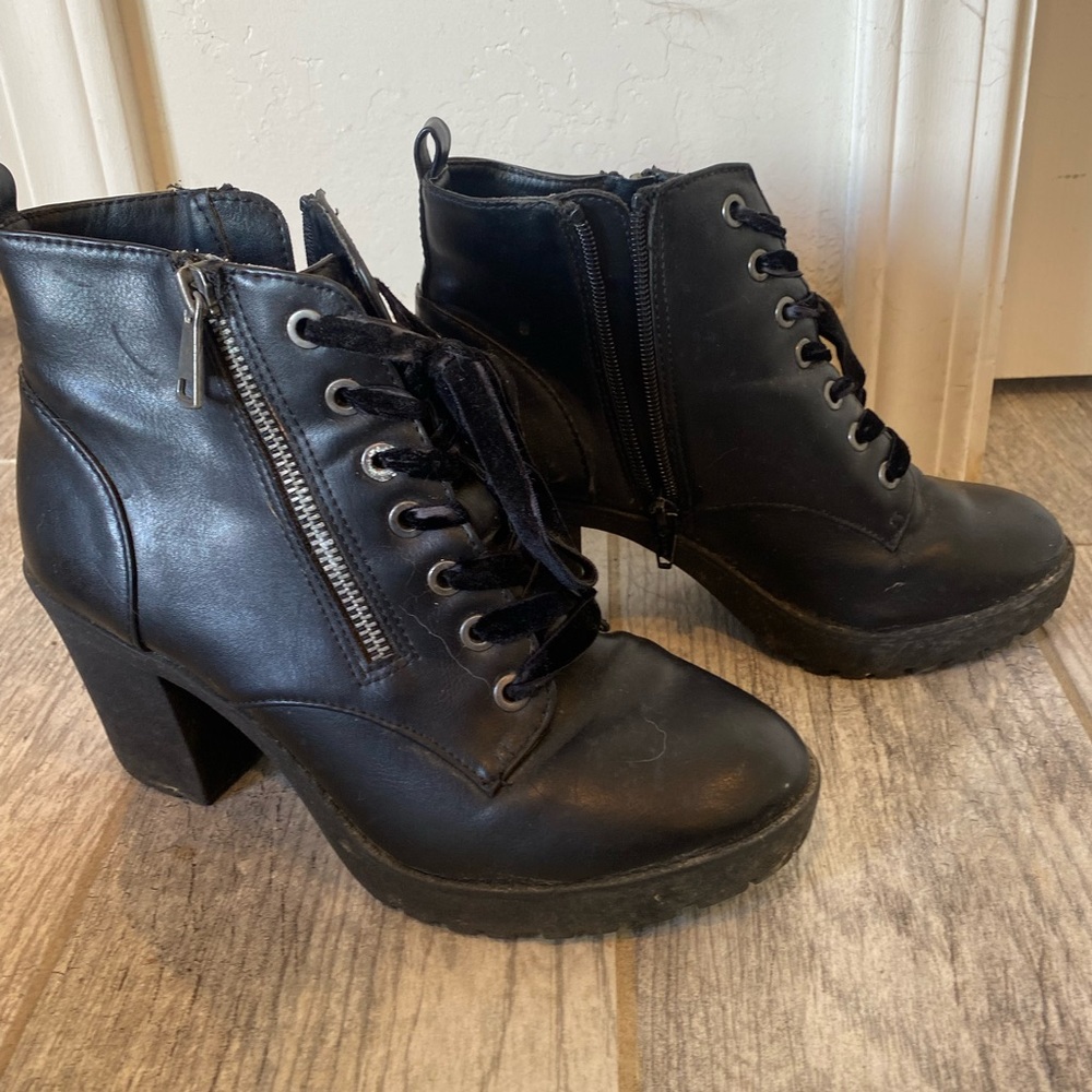 Black Heeled Booties Size 7